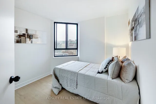 Additional image 20 of 633 Bay St Unit 2614