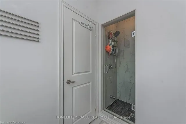 Additional image 17 of 17 Bachelor Street St