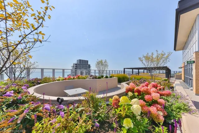 Additional image 45 of 2025 Maria St Unit 807