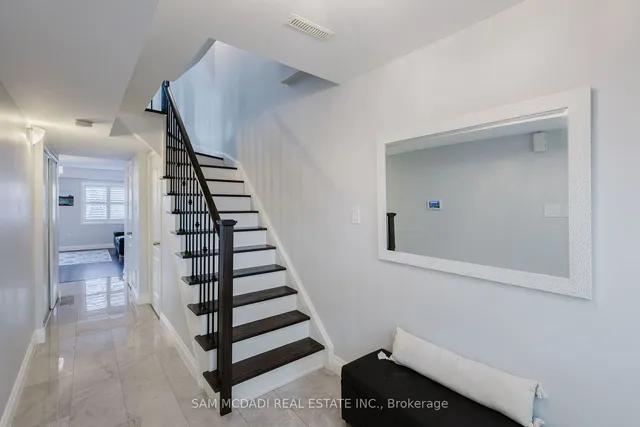 Additional image 2 of 745 Candlestick Circ