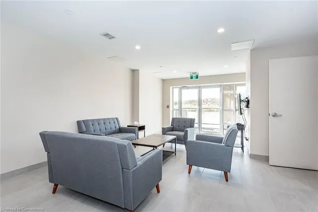 Additional image 4 of 4040 Upper Middle Rd Unit 106