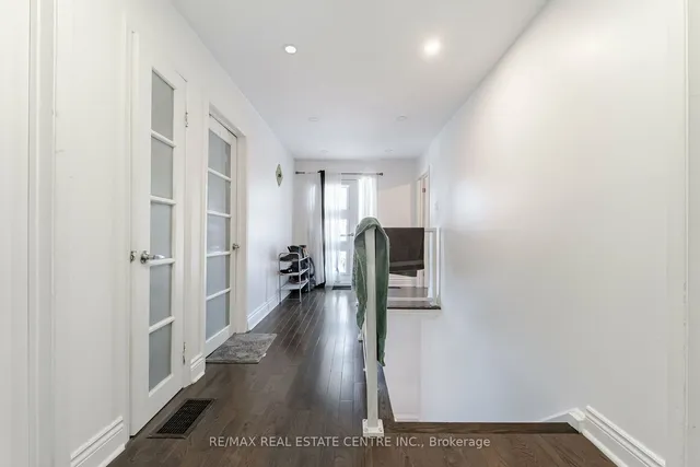 Additional image 23 of 90 Centre St