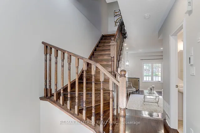 Additional image 11 of 169 Finch Ave Unit H