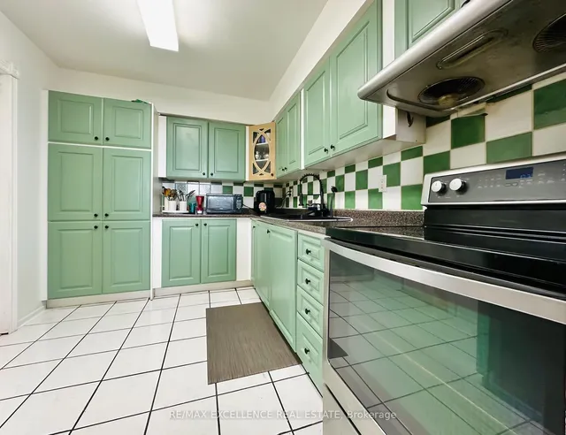 Additional image 10 of 3533 Derry Rd Unit 902