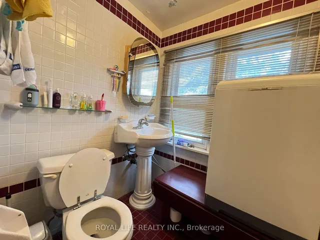 Additional image 11 of 33 Agincourt Dr