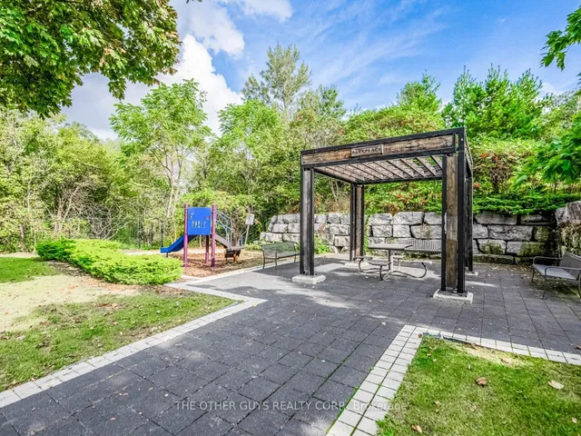 Additional image 36 of 100 John St Unit 2103