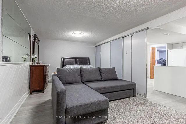 Additional image 29 of 4063 Dursley Cres