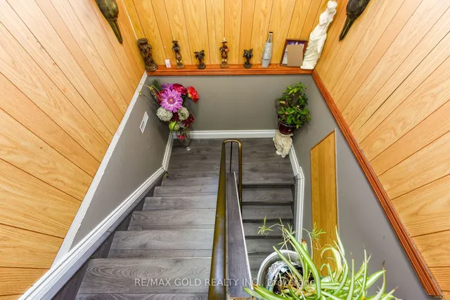 Additional image 18 of 7500 Goreway Dr Unit 35