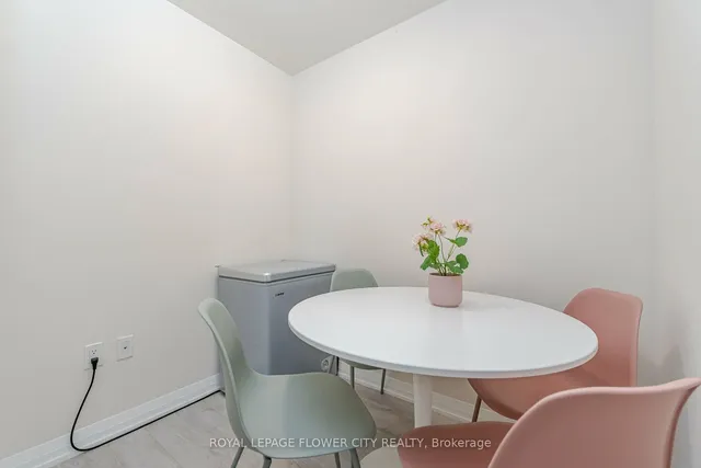 Additional image 18 of 65 Watergarden Dr Unit 709