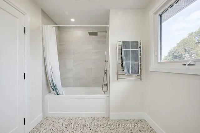 Additional image 34 of 2195 Headon Rd