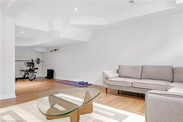 Additional image 32 of 1247 Cumnock Cres