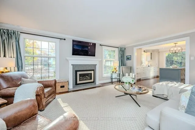 Additional image 13 of 2145 ELMHURST Ave