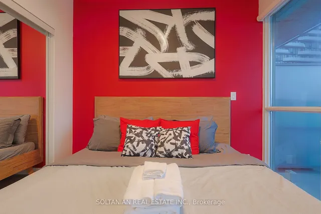 Additional image 14 of 55 Bremner Blvd Unit 1810