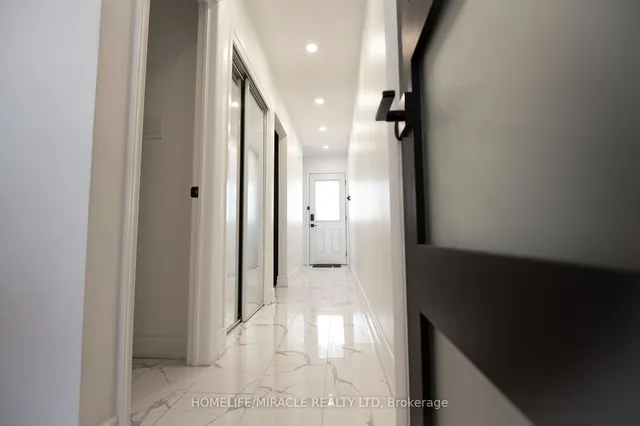 Additional image 9 of 5020 Delaware Dr Unit 29