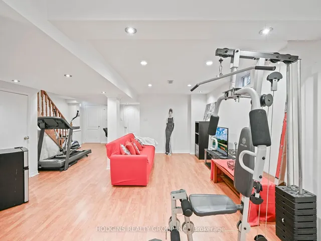 Additional image 28 of 887 Mays Cres