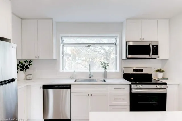 Additional image 14 of 5470 Randolph Cres