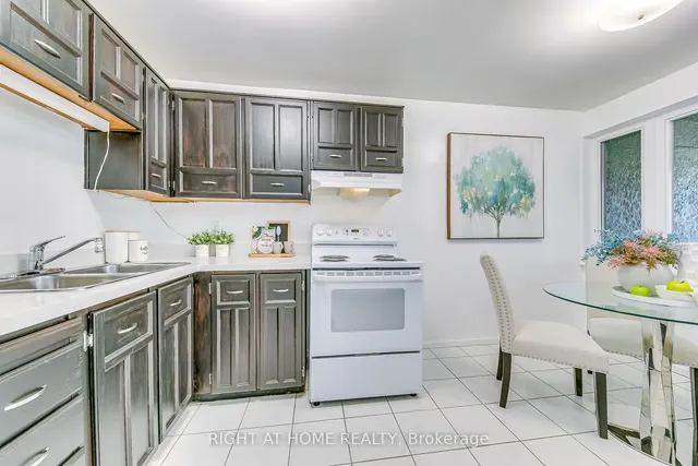 Additional image 8 of 1055 Dundas St Unit 202