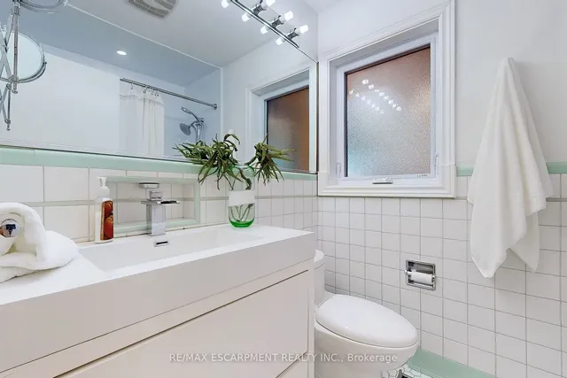 Additional image 22 of 697 George St