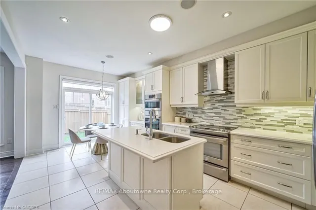 Additional image 4 of 211 SIXTEEN MILE Dr