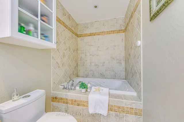 Additional image 21 of 2892 Arlington Dr