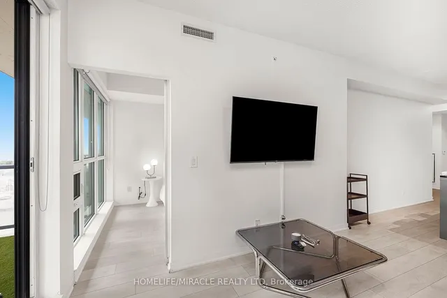 Additional image 30 of 51 East Liberty St Unit 1108