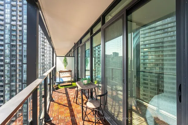 Additional image 21 of 125 Peter St Unit 3012