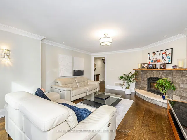 Additional image 19 of 3602 Logmoss Cres