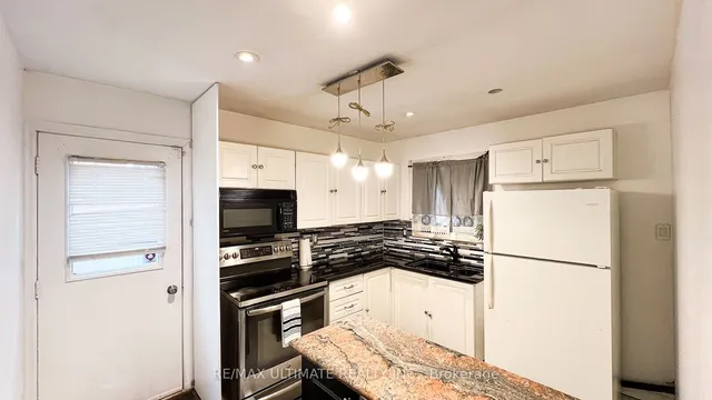 Additional image 11 of 7205 DELMONTE Cres