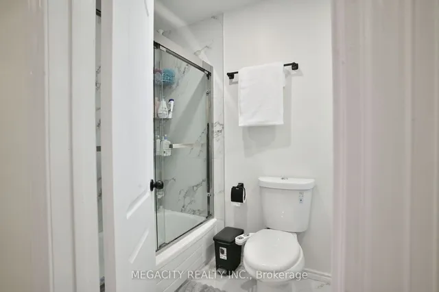 Additional image 33 of 7800 Priory Cres