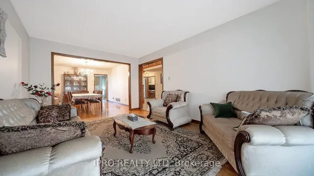 Additional image 19 of 77 flowertown Ave