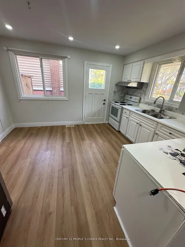 Additional image 14 of 608 Thornwood Ave