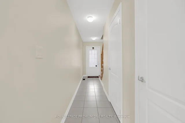 Additional image 4 of 46 Kayak Hts