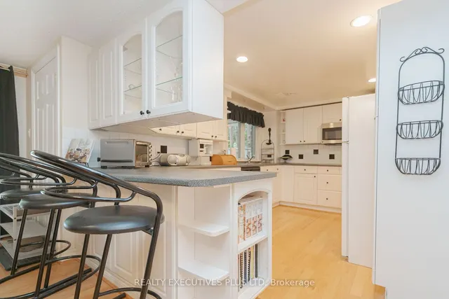 Additional image 25 of 8 Lombardy Cres