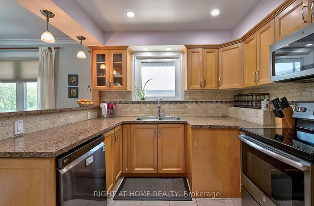 Additional image 5 of 32 Del Ria Dr