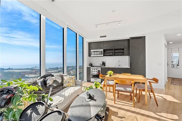 Additional image 6 of 135 East Liberty St Unit 2411