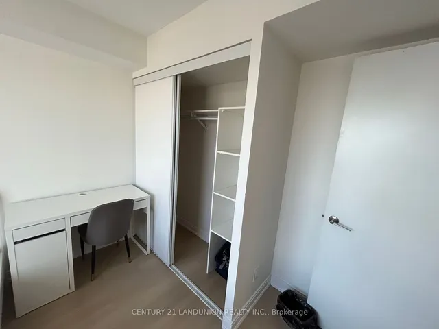 Additional image 7 of 151 Village Green Sq Unit 1401