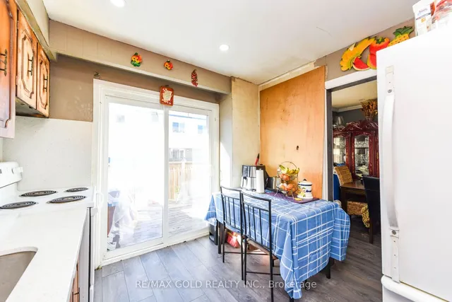 Additional image 16 of 7500 Goreway Dr Unit 35