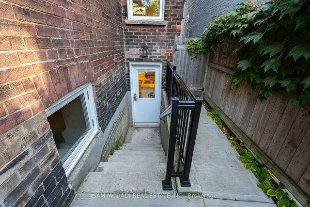 Additional image 31 of 951 Dundas St