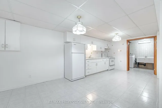 Additional image 26 of 141 Kingsbridge Garden Circ