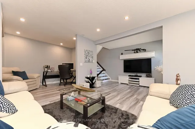 Additional image 11 of 1320 Hampton St Unit 25