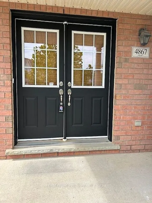 Additional image 2 of 4867 Verdi St