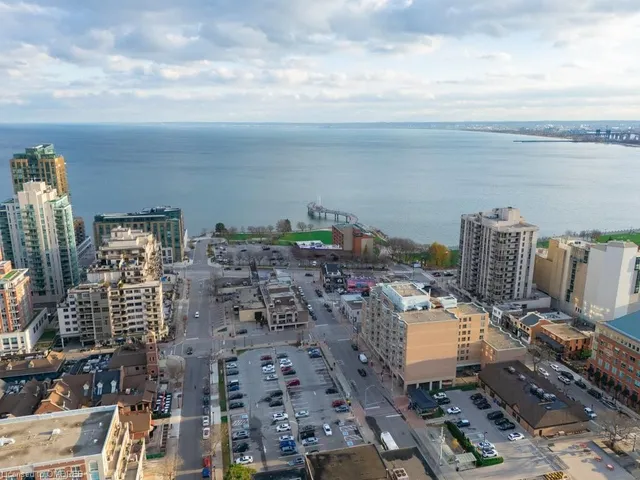 Additional image 39 of 2025 Maria St Unit 807