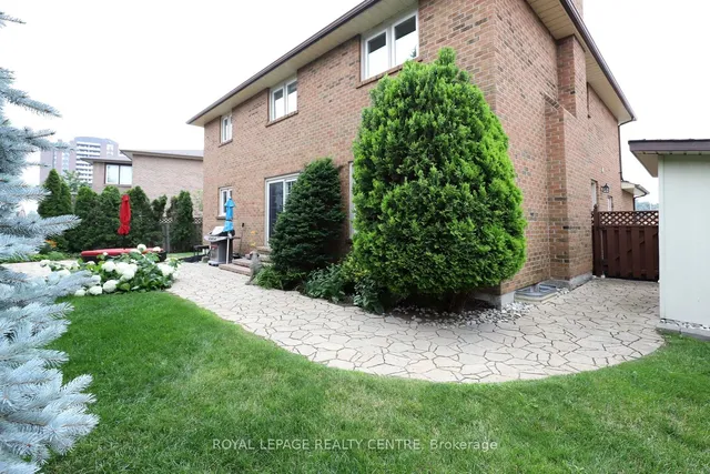 Additional image 8 of 4229 Capilano Crt