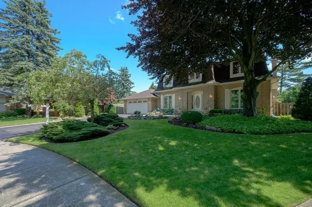 2262 BONNYLYN Crt