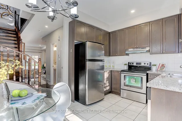 Additional image 7 of 169 Finch Ave Unit H