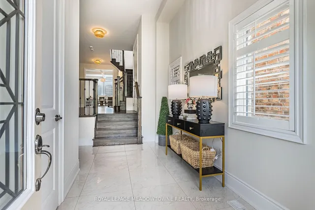 Additional image 3 of 21 Provost Tr