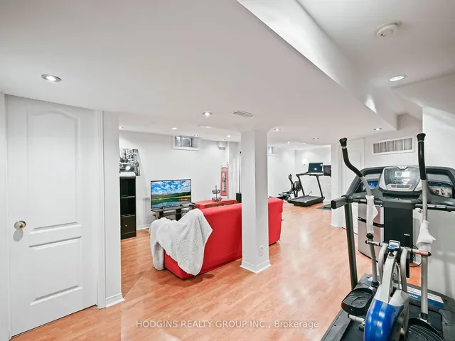 Additional image 27 of 887 Mays Cres