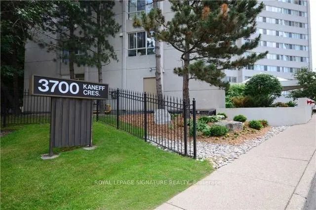 3700 Kaneff Cres Unit 2007