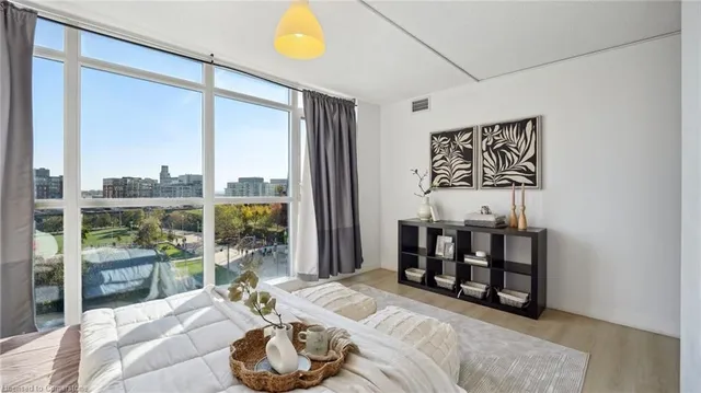 Additional image 25 of 10 Capreol Crt Unit 612