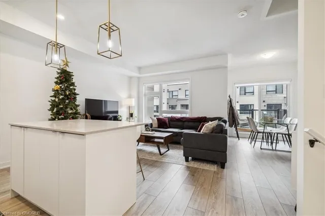 Additional image 7 of 3170 Lotus Common Common